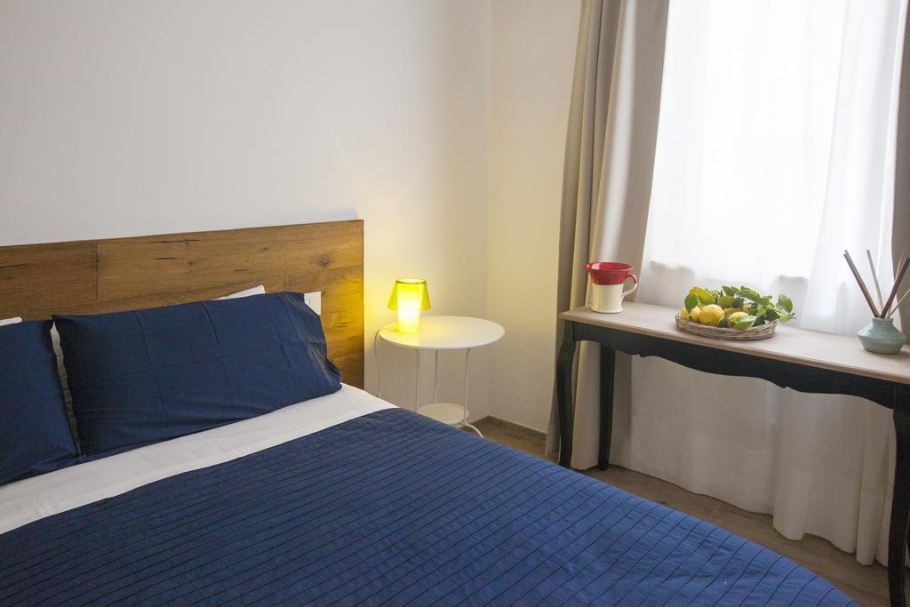 Porta Degli Antichi Casali Bed & Breakfast กอนแวร์ซาโน ภายนอก รูปภาพ